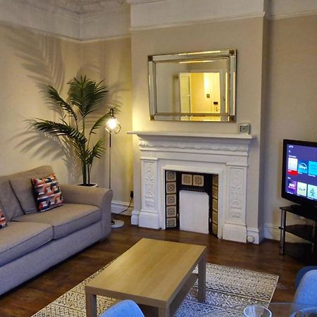 Апартаменты Charming Flat In Wimbledon Лондон Экстерьер фото