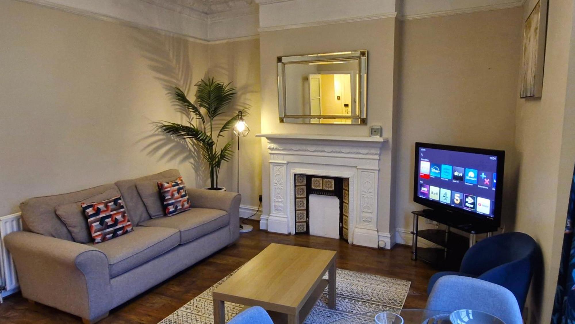 Апартаменты Charming Flat In Wimbledon Лондон Экстерьер фото