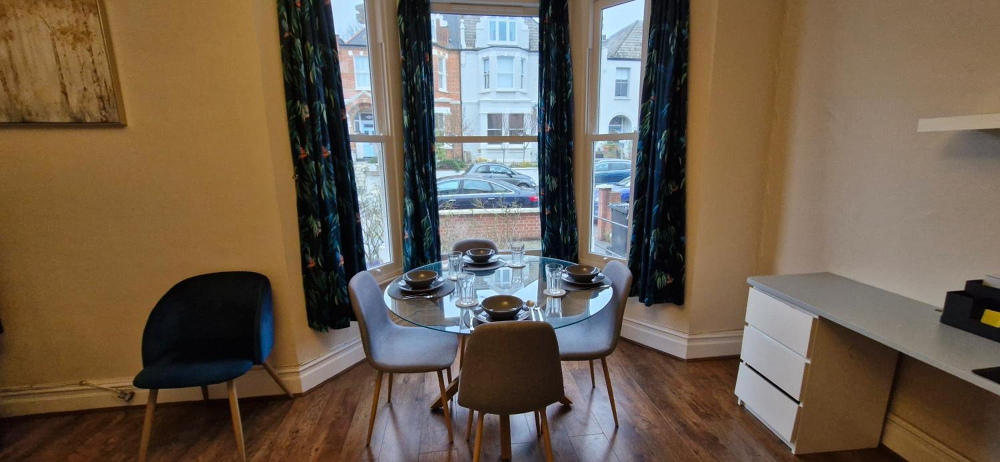 Апартаменты Charming Flat In Wimbledon Лондон Экстерьер фото